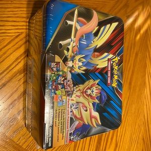 Pokémon TCG Tin 2020 collector